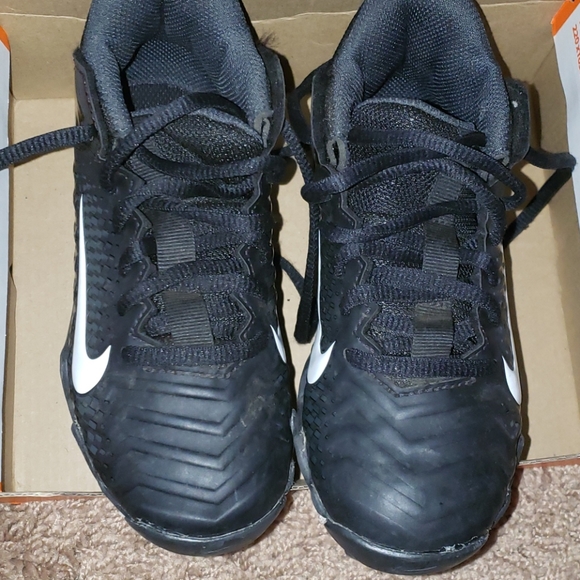 Nike Cleats - Picture 4 of 5